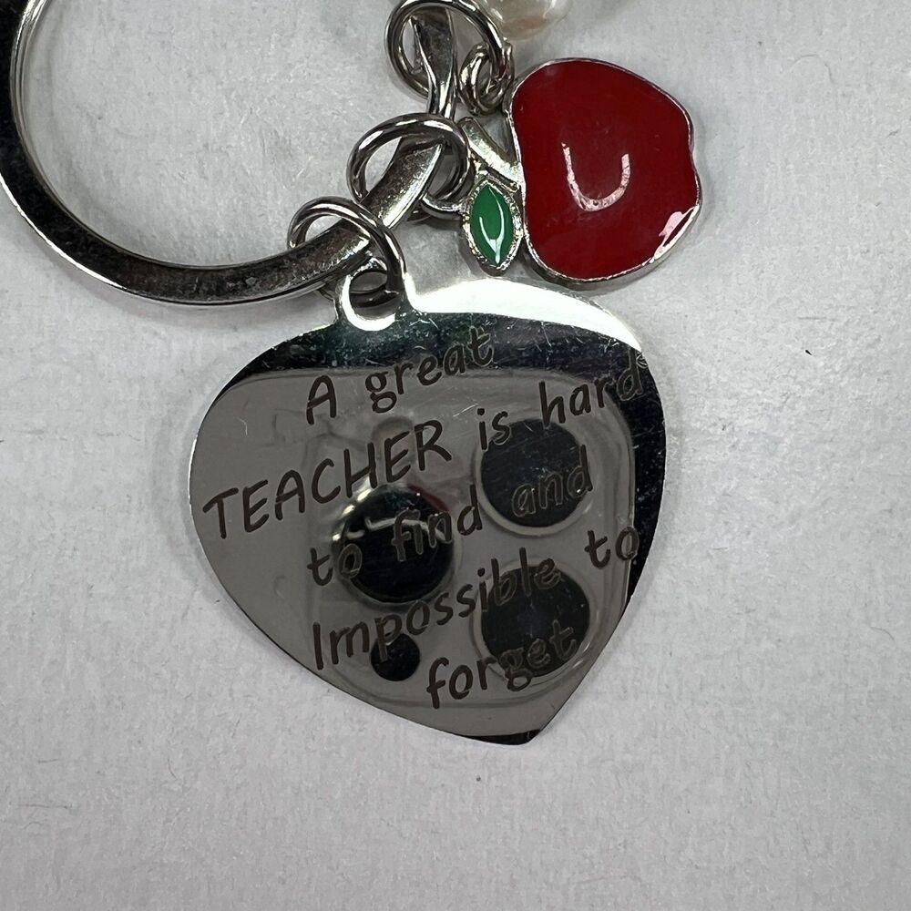 A Great Teacher is Hard To Find And Impossible to Forget Apple Keychain Keyring